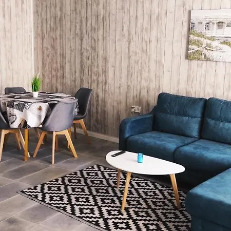 Antique 7 Ap.1 Lägenhet *